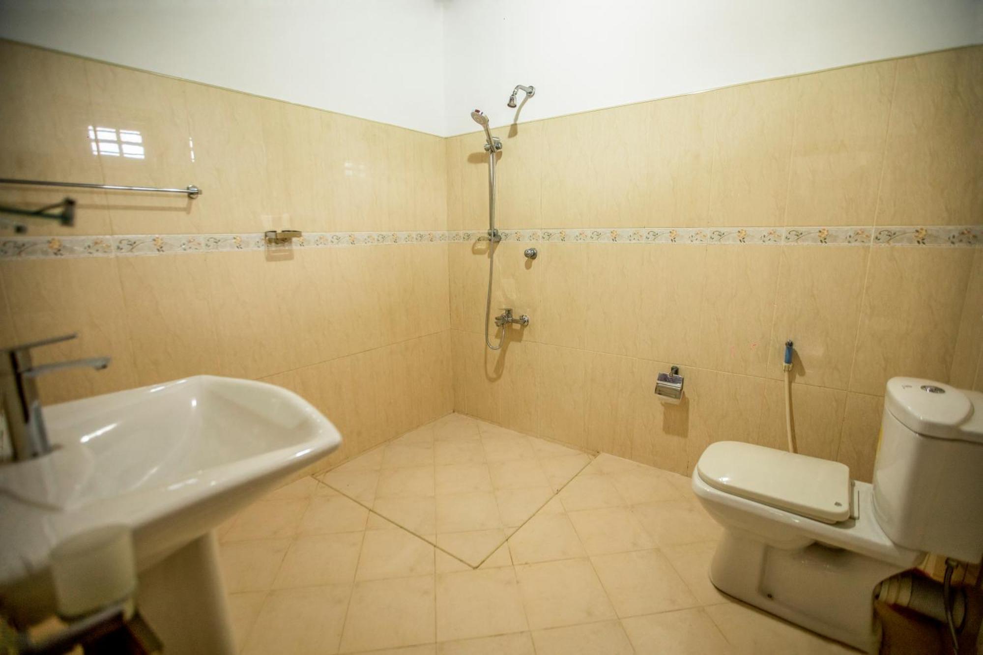 ガル Three Shades Bed & Breakfast エクステリア 写真